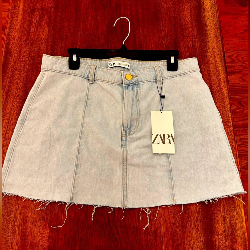 NWT Large Zara Light Wash Jean Skirt